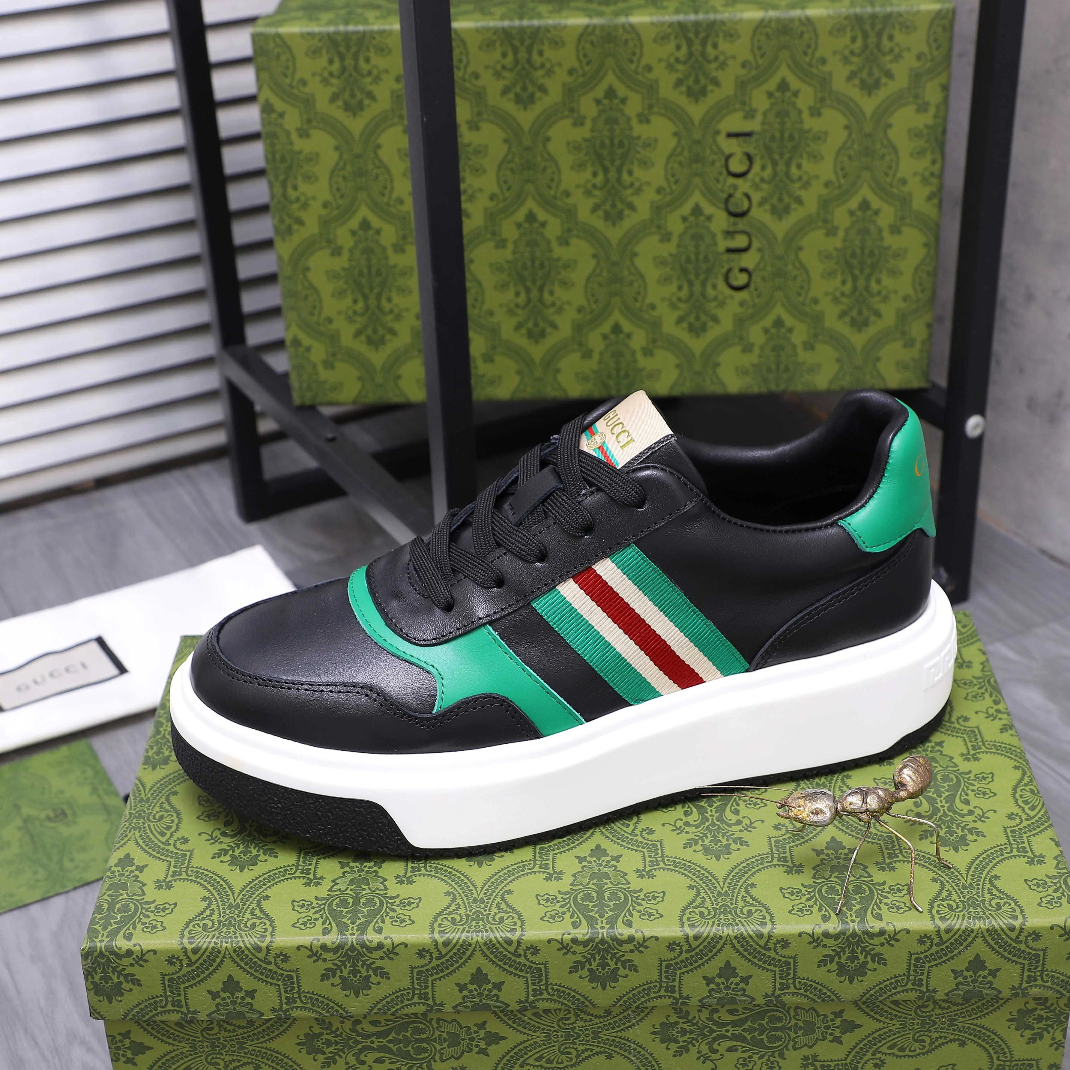 Men's shoes 💰460 Product trademark: GUCCI "Gucci" men's casual sneakers Regular size: 38-44 Product materials: Selected cowhide stitching upper, sheepskin lining, rubber outsole
